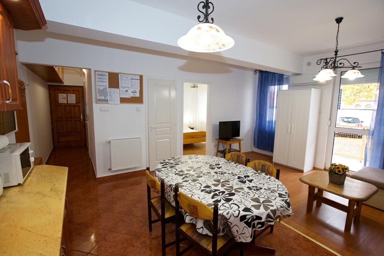 Zoli Apartmanok-Anita Koelcsey 34-36 Hajduszoboszlo Exterior photo